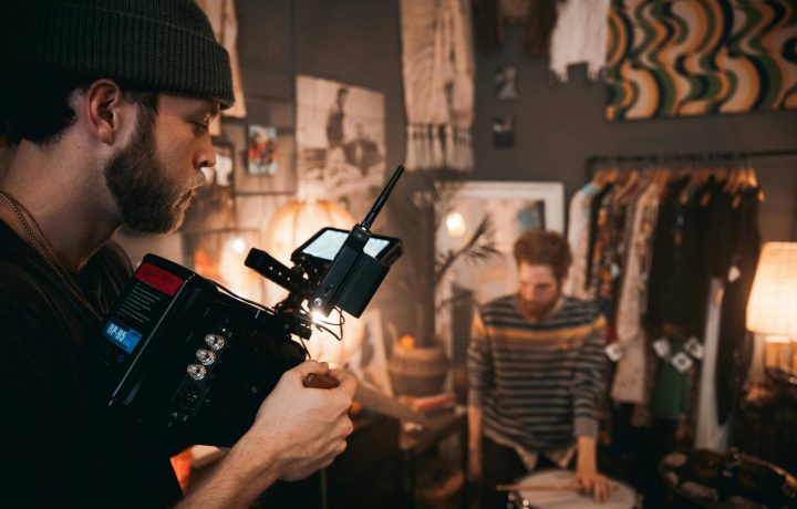 pexels-kyleloftusstudios-5589167